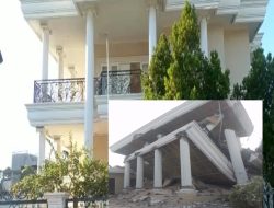 Gempa Flores M7,7 Robohkan Rumah Pribadi Johnny Plate di Reo Manggarai